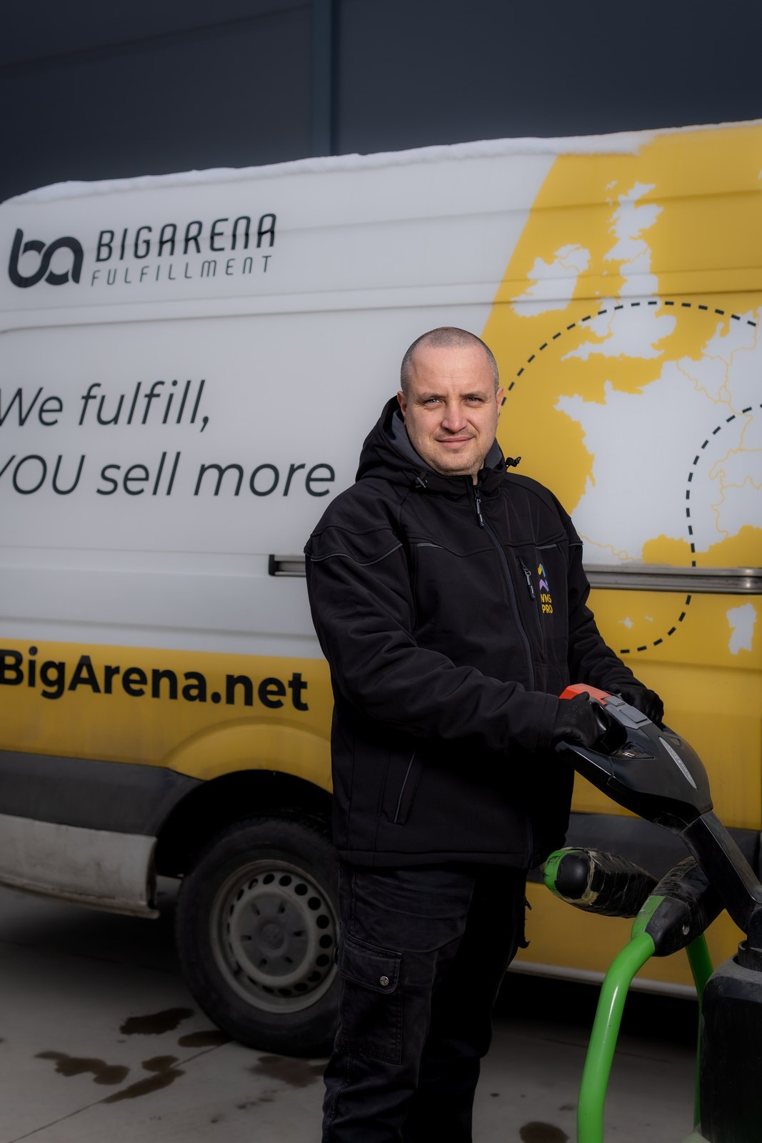 BigArena fulfillment center warehouse operator receiving and inspecting goods